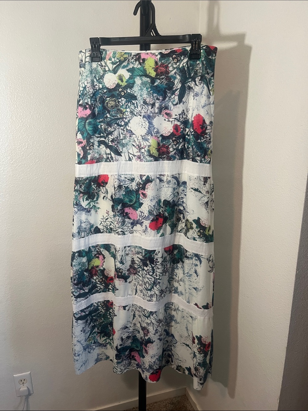 White Floral Print Tiered Maxi Skirt